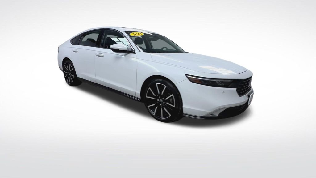 Used 2024 Honda Accord Touring image 2