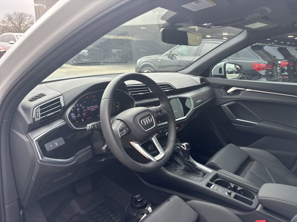 Used 2025 Audi Q3 2.0T Premium w/ Convenience Package image 12