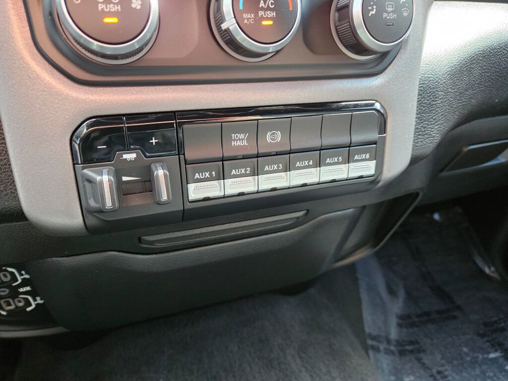 Used 2022 RAM 3500 Big Horn w/ Cold Weather Group AWD/4WD image 29