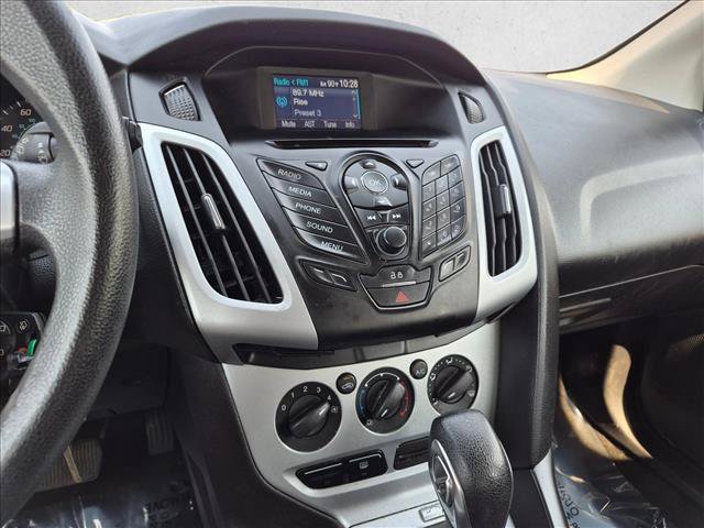 Used 2014 Ford Focus SE w/ SE Winter Package FWD image 14