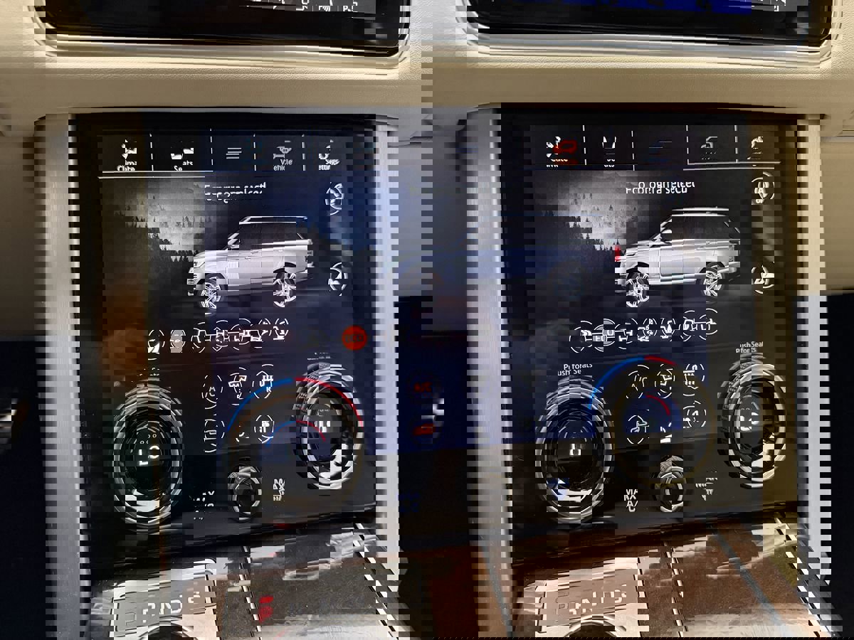 Used 2021 Land Rover Range Rover P525 Westminster Edition LWB image 35