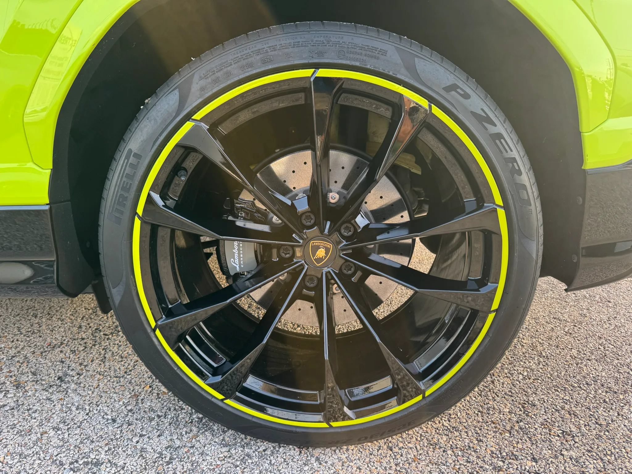 Used 2022 Lamborghini Urus AWD/4WD image 16
