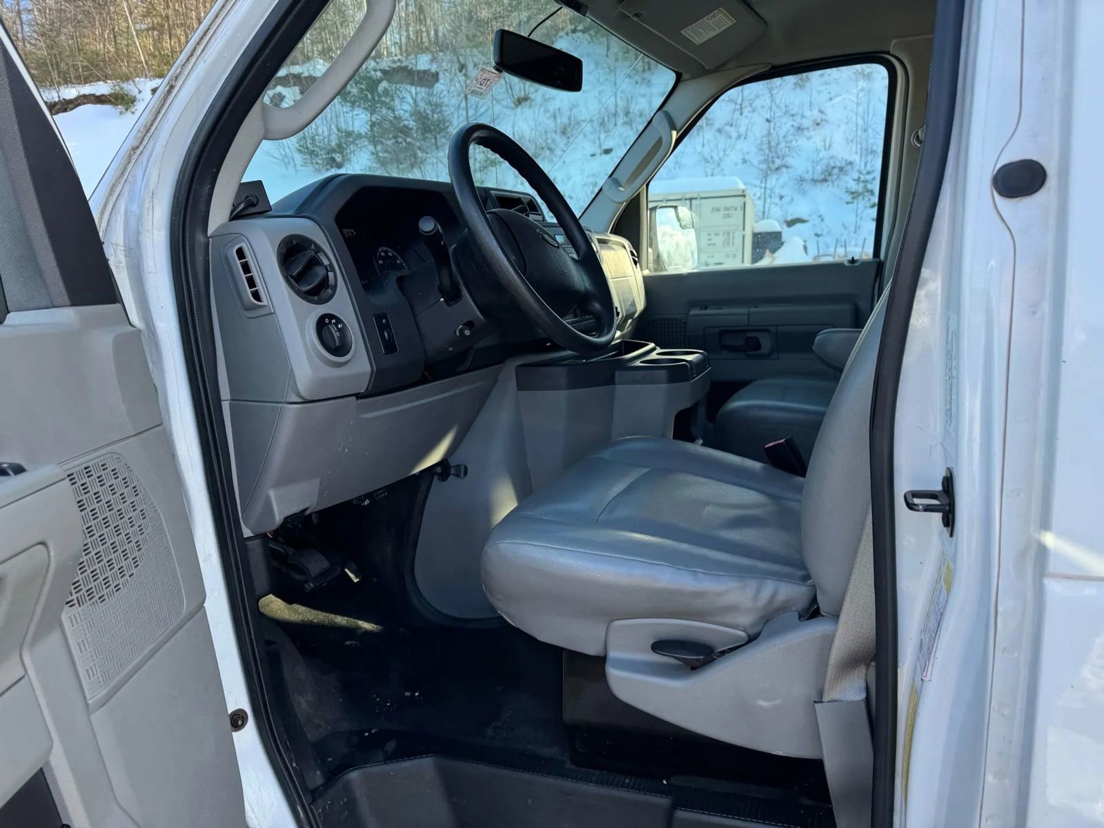 Used 2014 Ford E-250 and Econoline 250 w/ Power Group RWD image 19