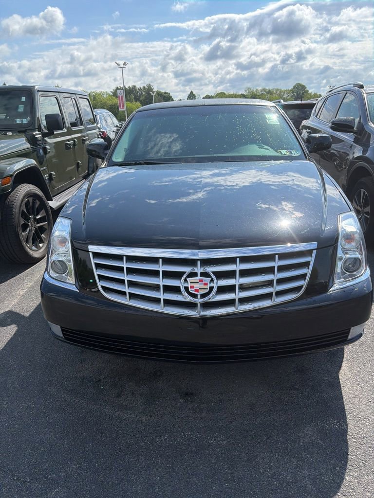 Used 2009 Cadillac DTS Limousine FWD image 2