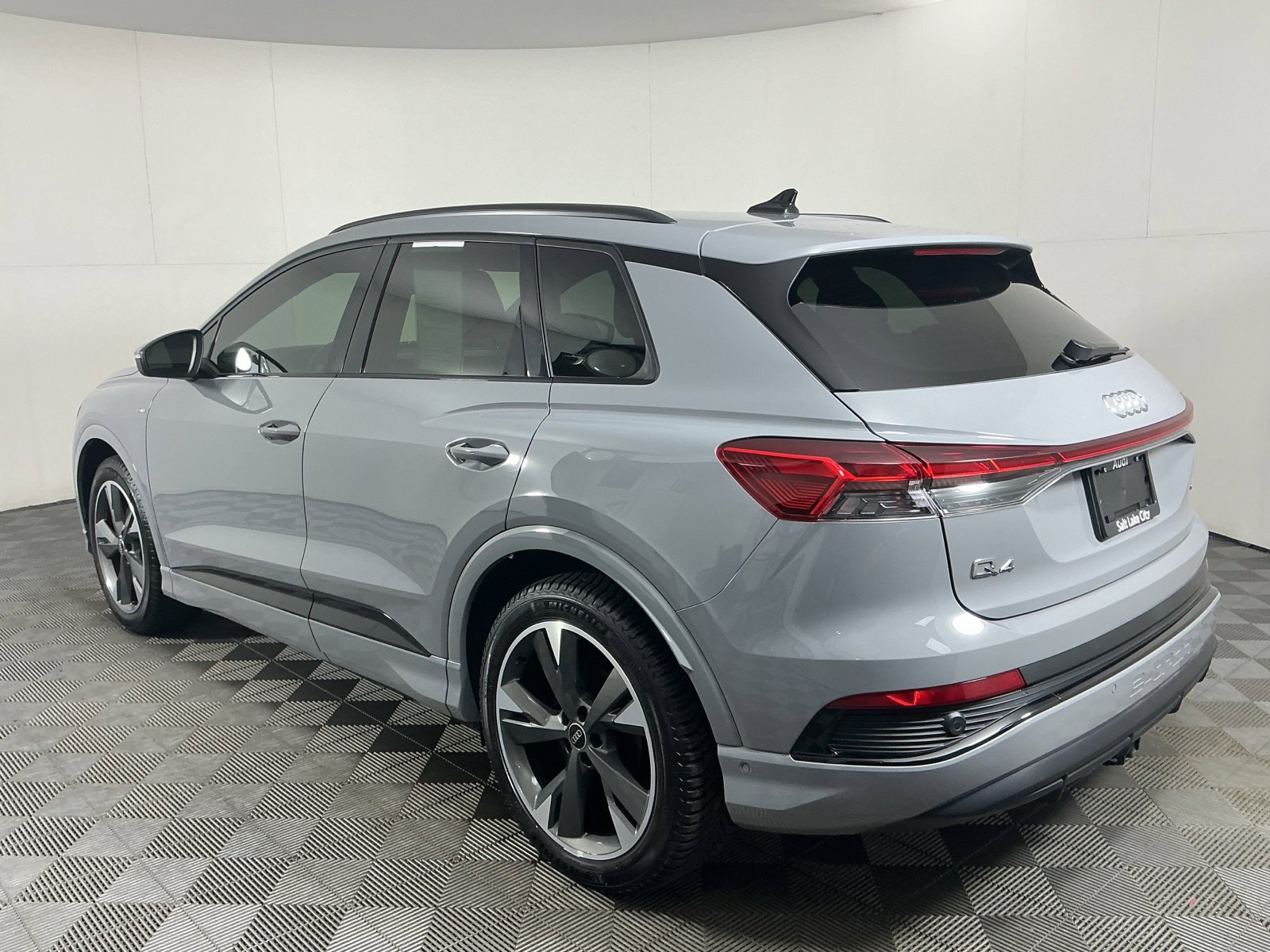 Used 2024 Audi Q4 e-tron Prestige w/ Black Optic Package AWD/4WD image 6