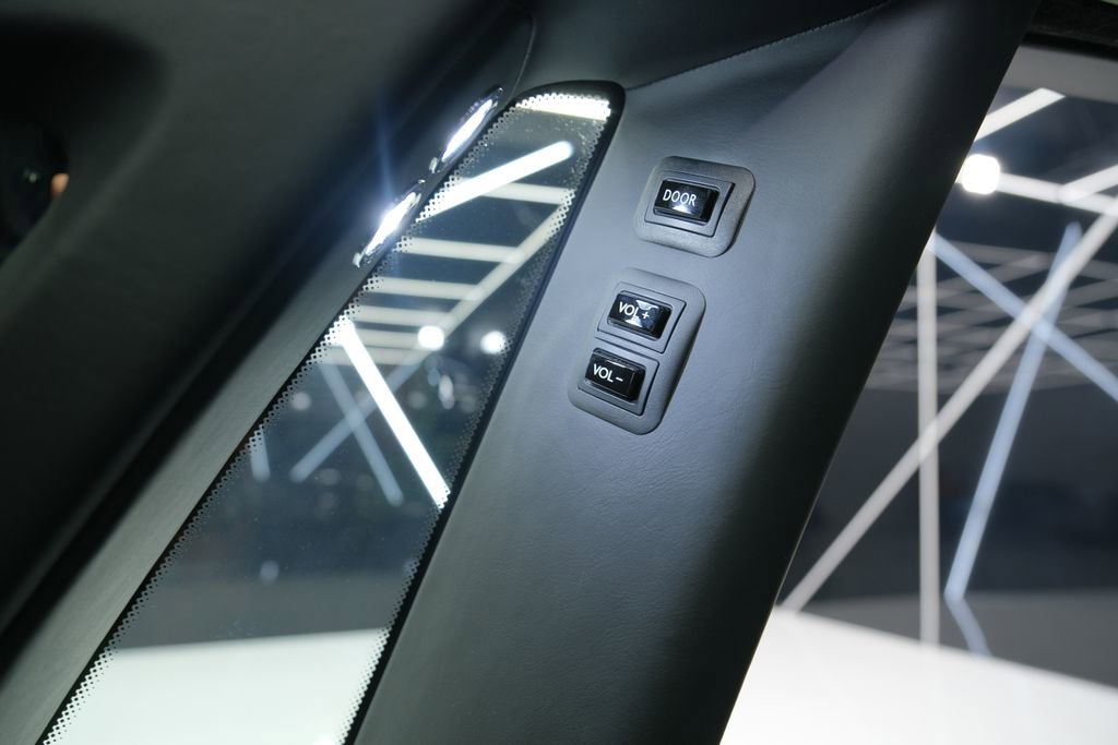 Used 2023 Rolls-Royce Phantom Sedan w/ The Phantom Package image 78