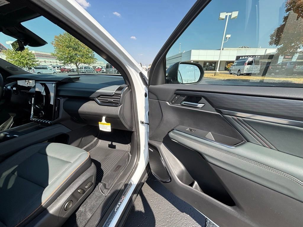 New 2026 GMC Acadia AT4 w/ Super Cruise Package image 36