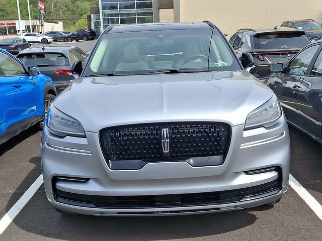 Used 2023 Lincoln Aviator Reserve w/ Jet Package AWD/4WD image 2