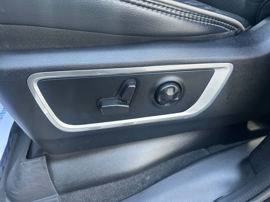 Used 2020 RAM 1500 Laramie w/ Sport Appearance Package image 31