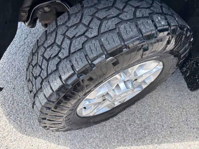 Used 2020 Chevrolet Silverado 2500 LT w/ All Star Edition AWD/4WD image 2