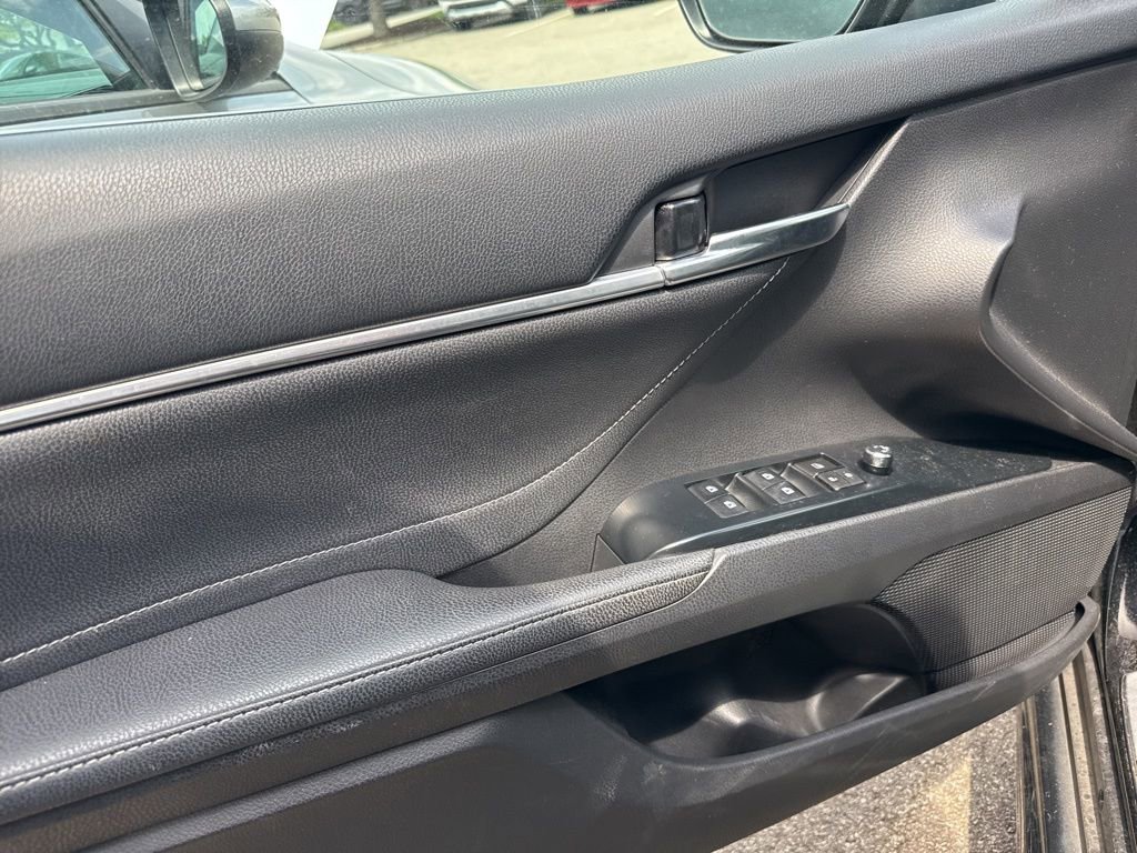 Used 2018 Toyota Camry XSE FWD image 21
