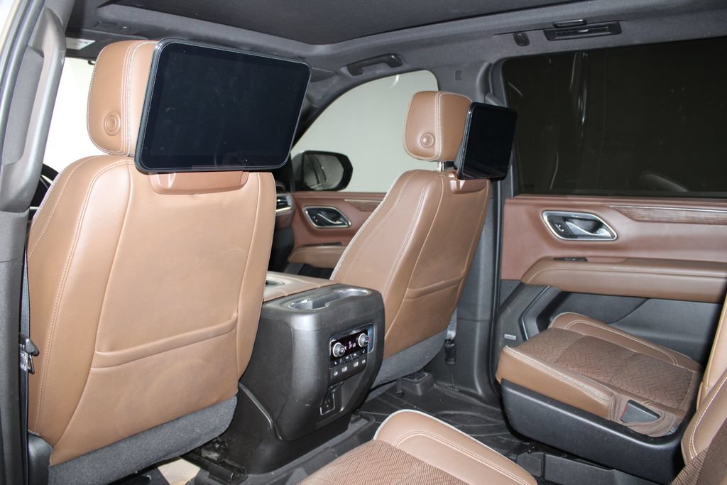 Used 2021 Chevrolet Suburban High Country RWD image 20