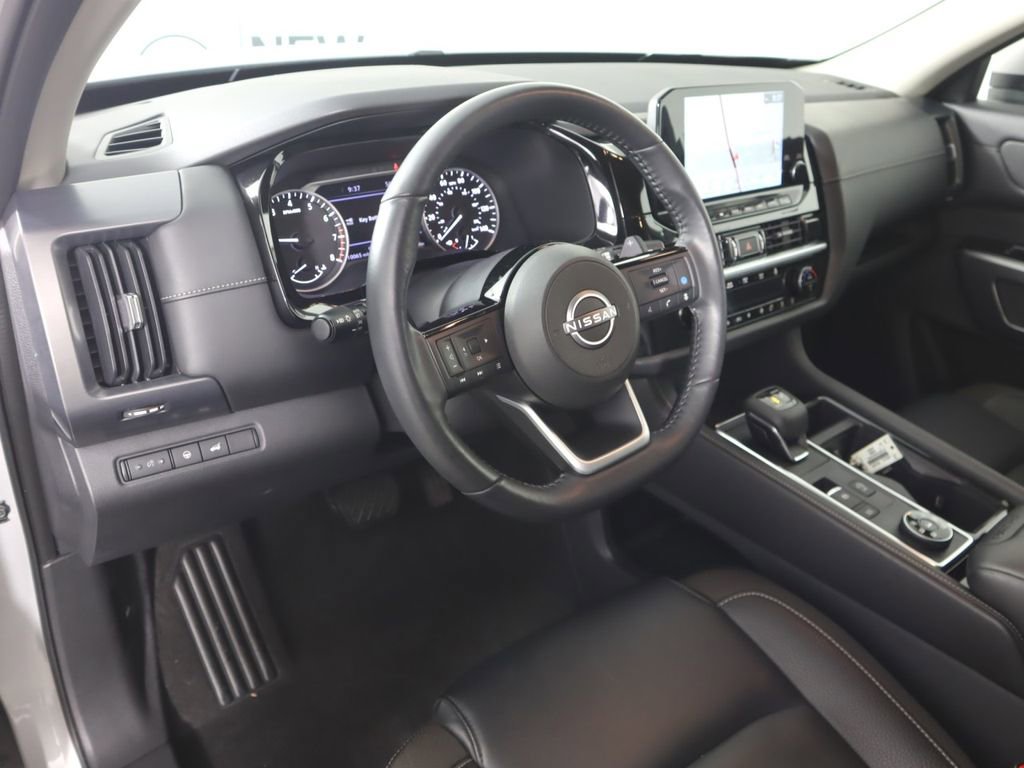 Used 2022 Nissan Pathfinder SL AWD/4WD image 9