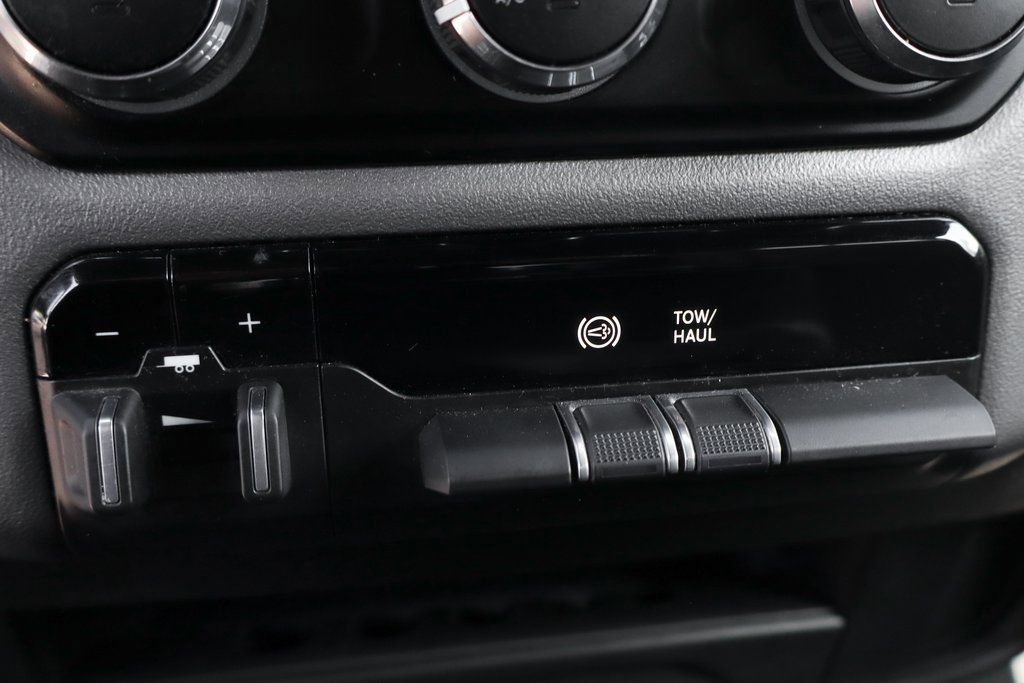 Used 2024 RAM 3500 Big Horn AWD/4WD image 37