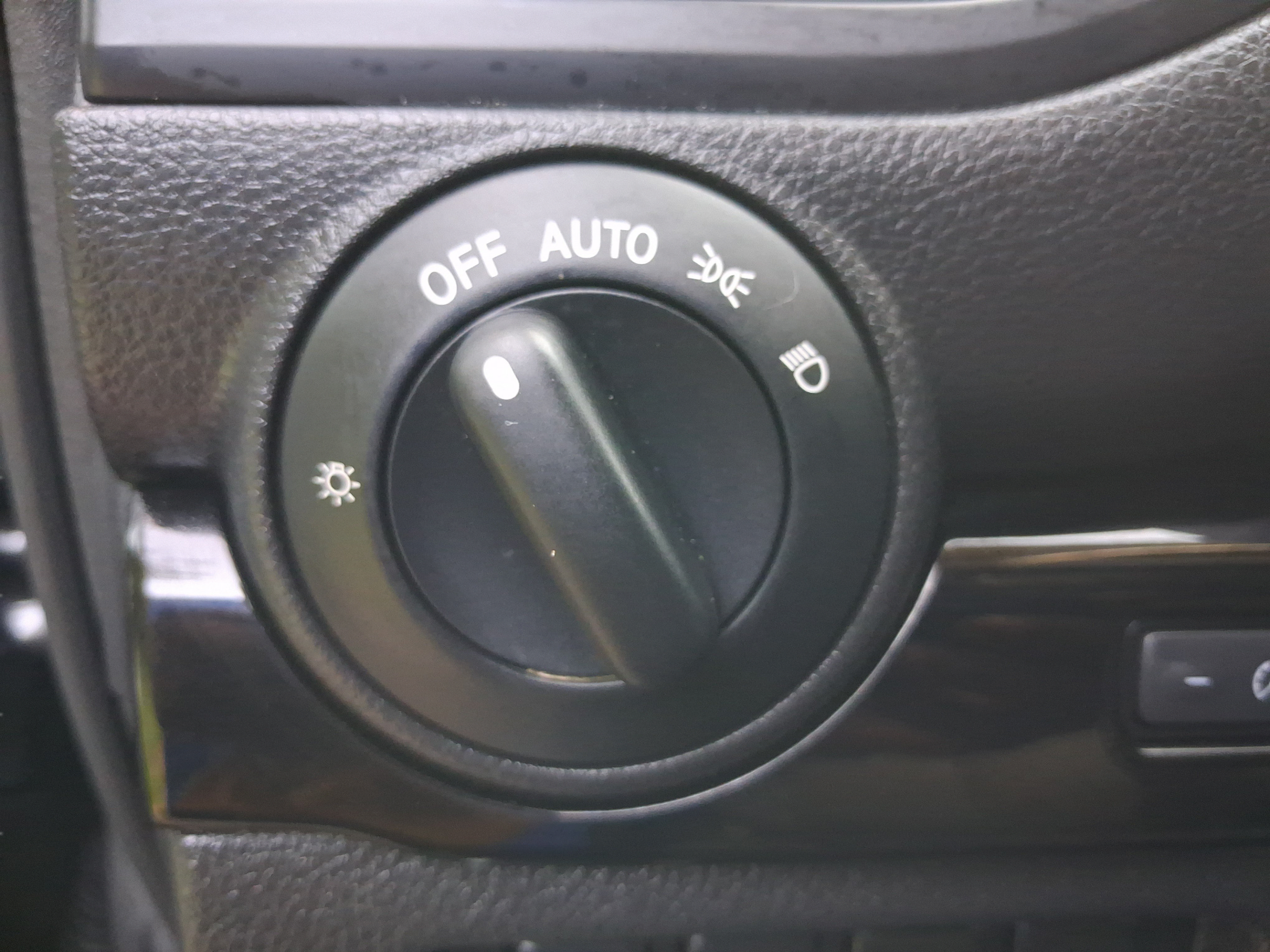 Used 2024 Nissan Titan SV w/ SV Convenience Package AWD/4WD image 21