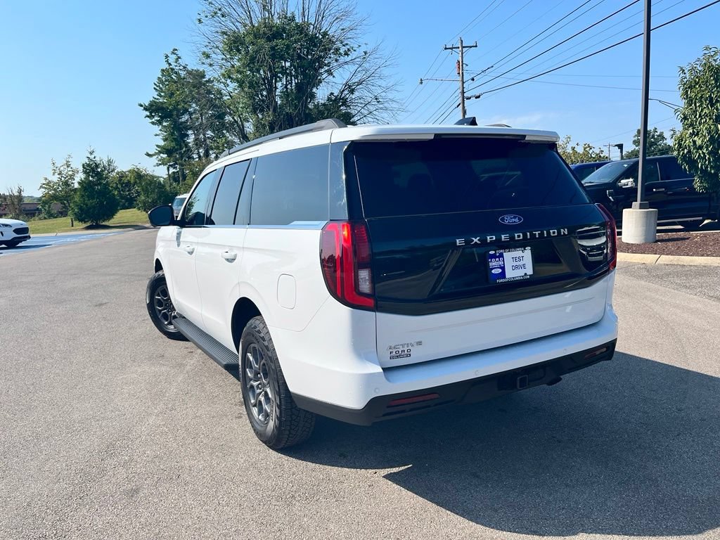 Used 2025 Ford Expedition Active RWD image 4