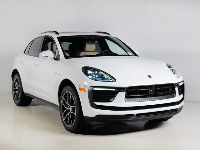 Certified 2026 Porsche Macan AWD/4WD image 7