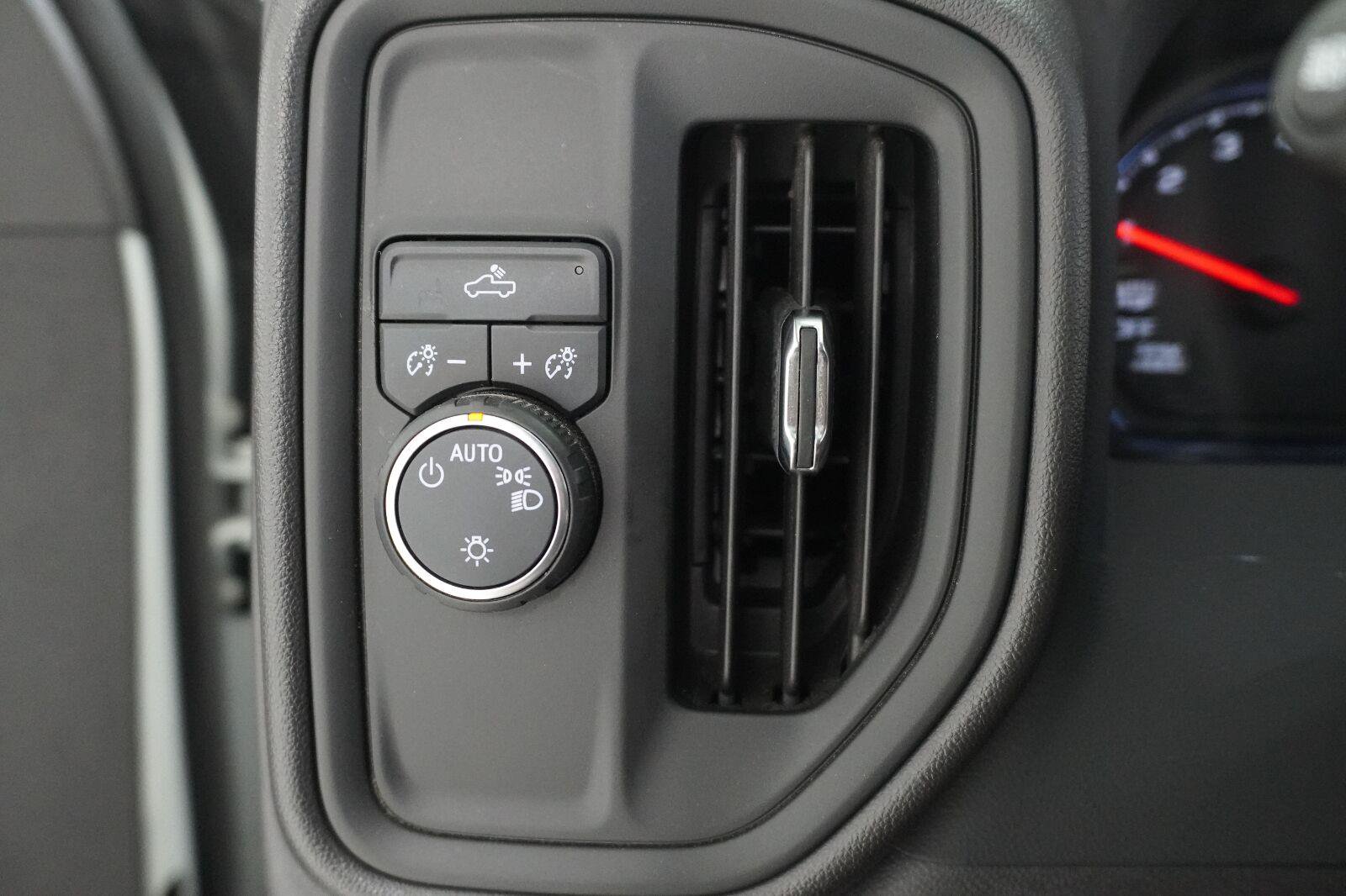 Used 2024 Chevrolet Silverado 1500 Custom RWD image 11