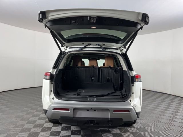 Used 2023 Nissan Pathfinder Platinum w/ Cargo Package image 50