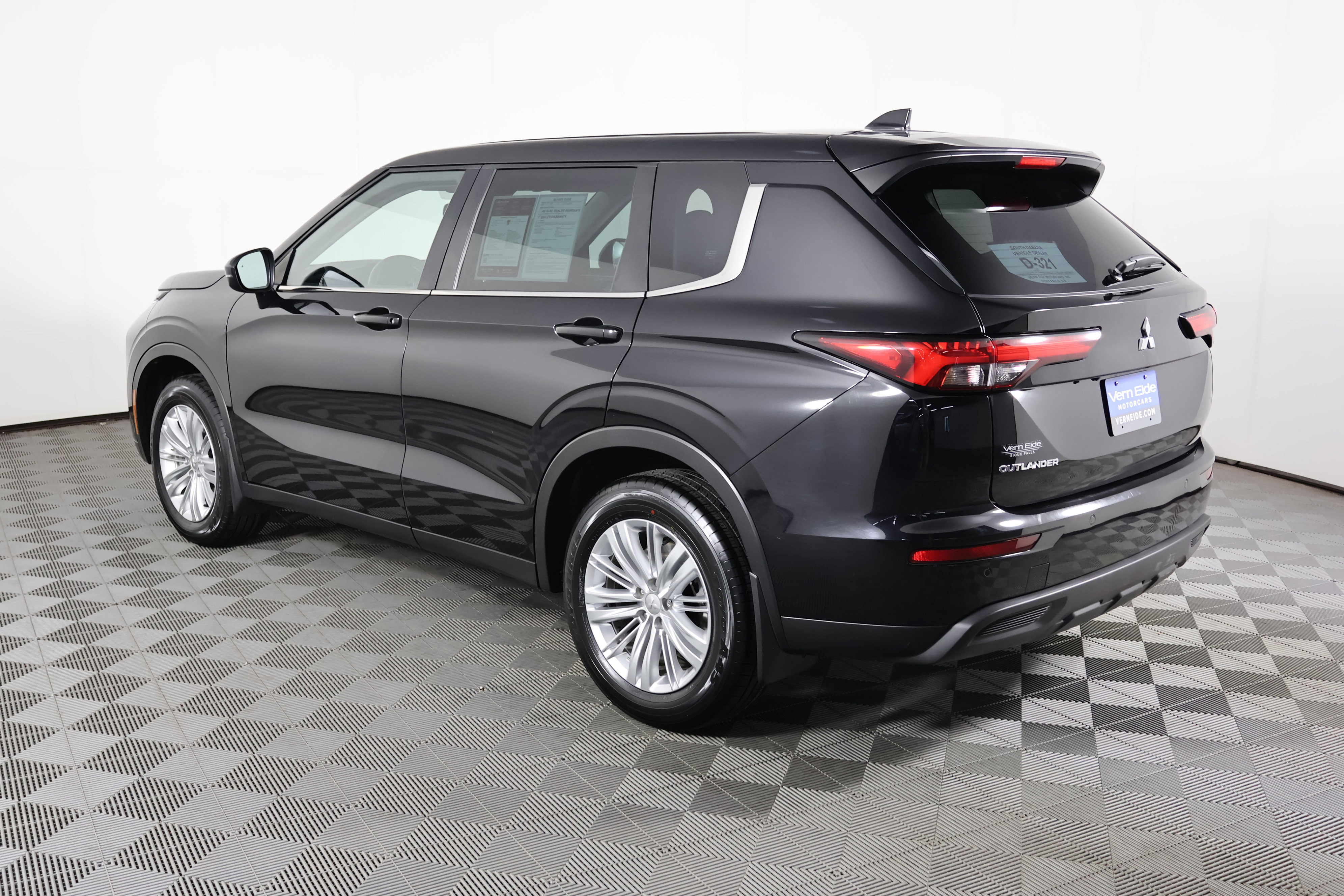 Used 2023 Mitsubishi Outlander ES AWD/4WD image 8