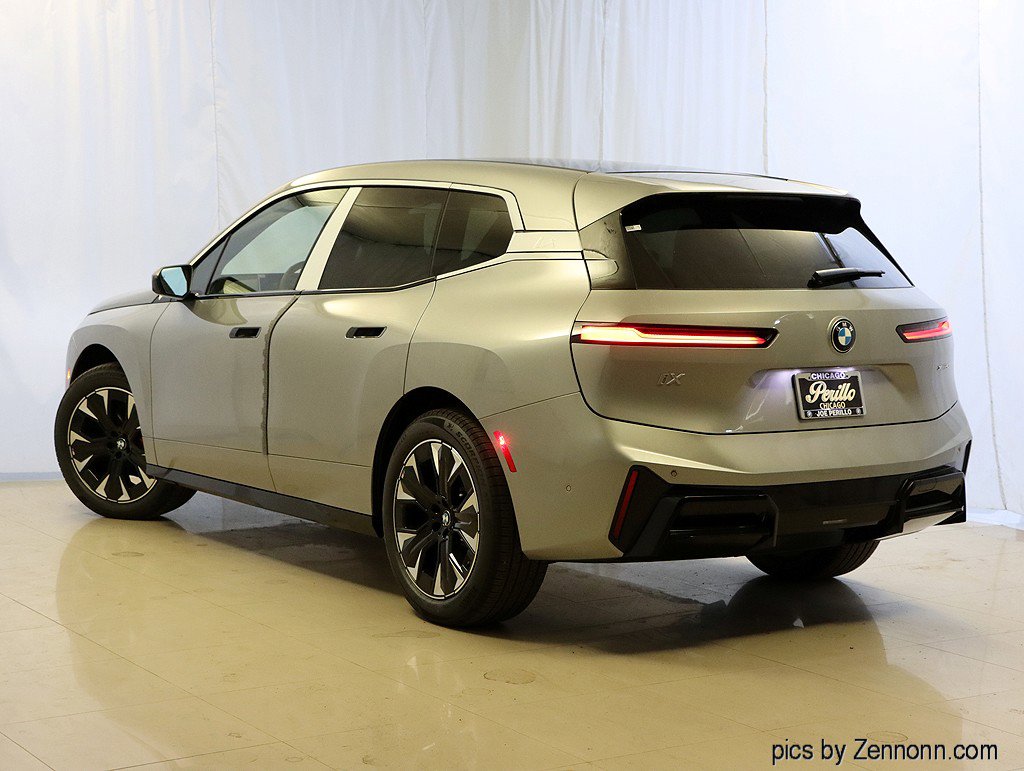 Used 2026 BMW iX xDrive45 w/ M Sport Package image 9