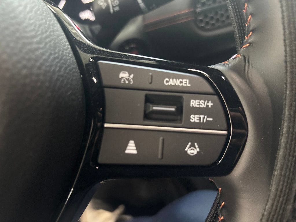 Used 2025 Honda HR-V Sport image 12