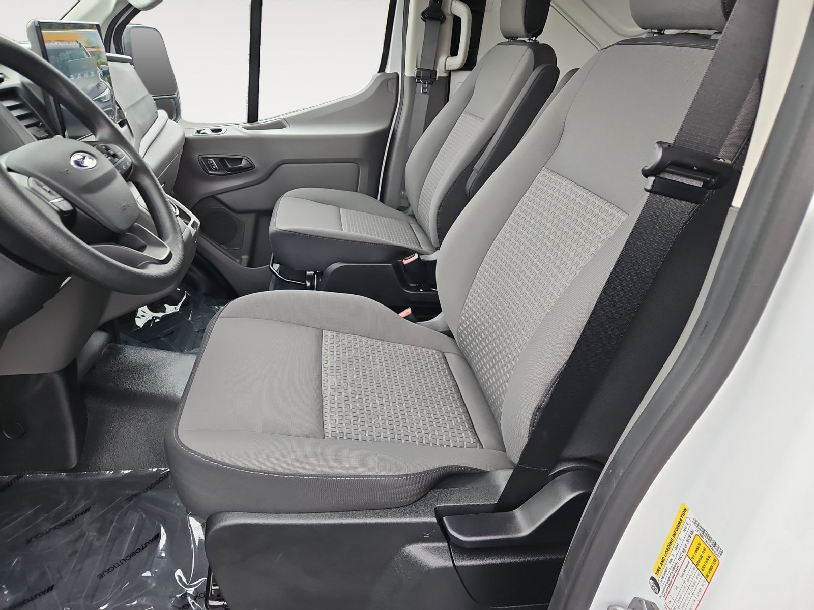 Used 2024 Ford E-Transit Low Roof RWD image 9