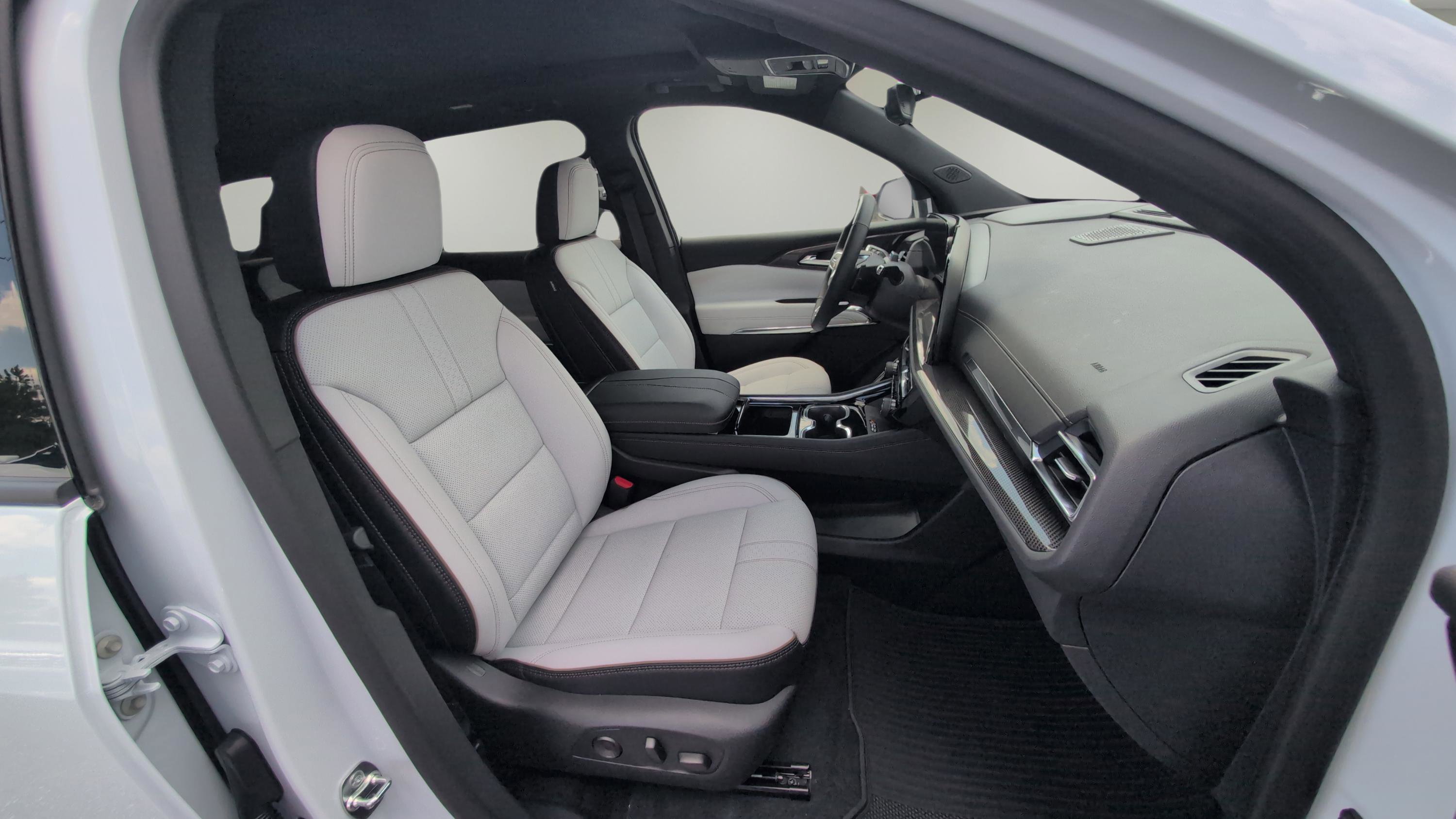 New 2026 Chevrolet Traverse High Country image 12