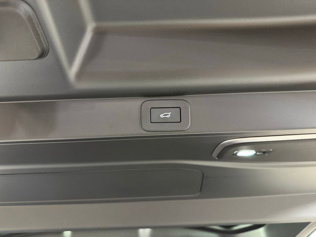 Used 2024 Land Rover Range Rover Autobiography image 31