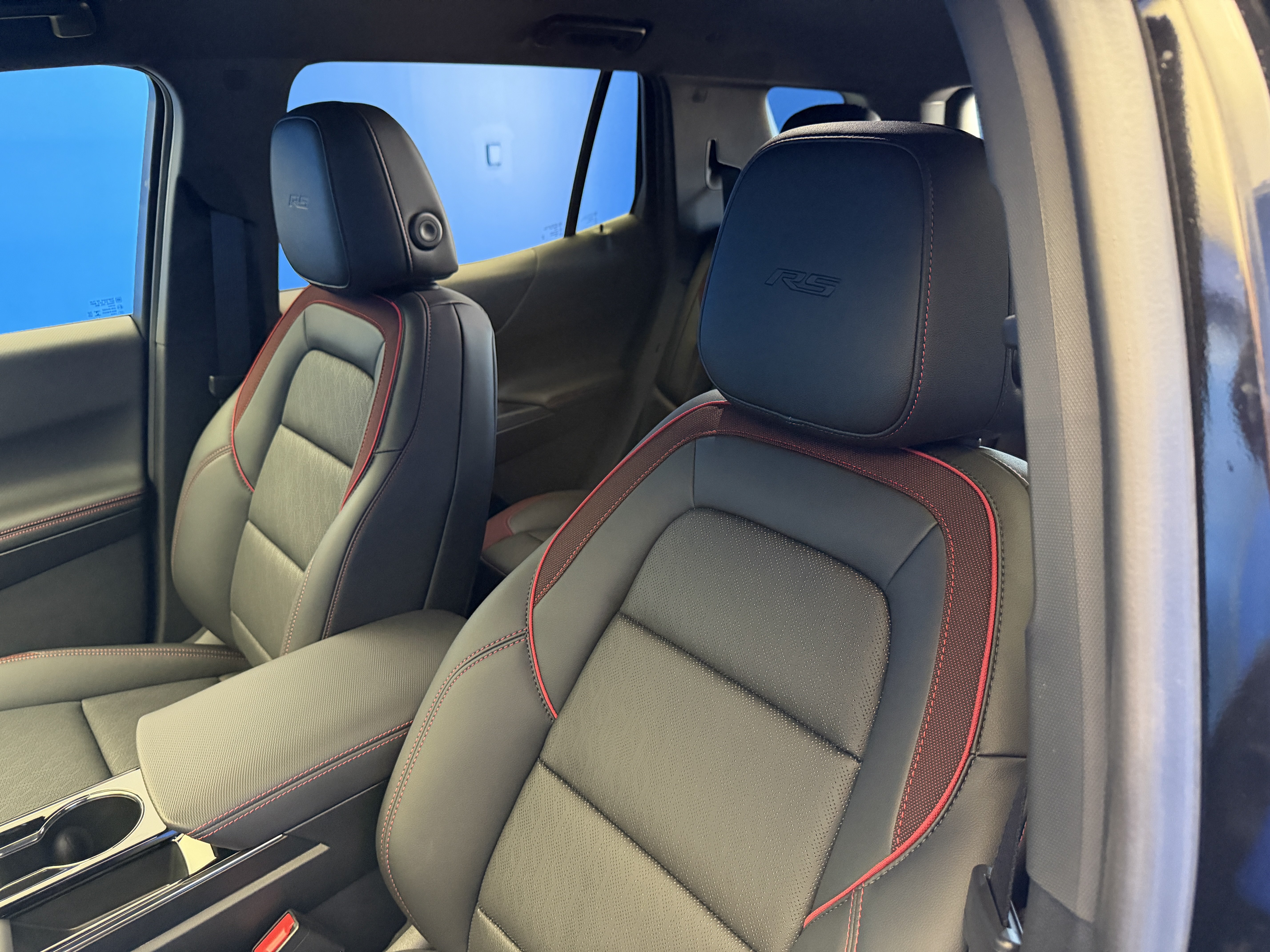 New 2027 Chevrolet Equinox RS w/ Safety and Technology Package AWD/4WD image 12