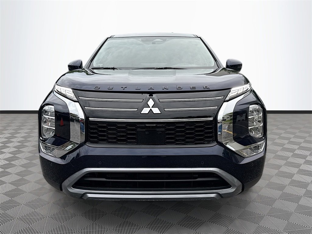 New 2025 Mitsubishi Outlander SE image 2