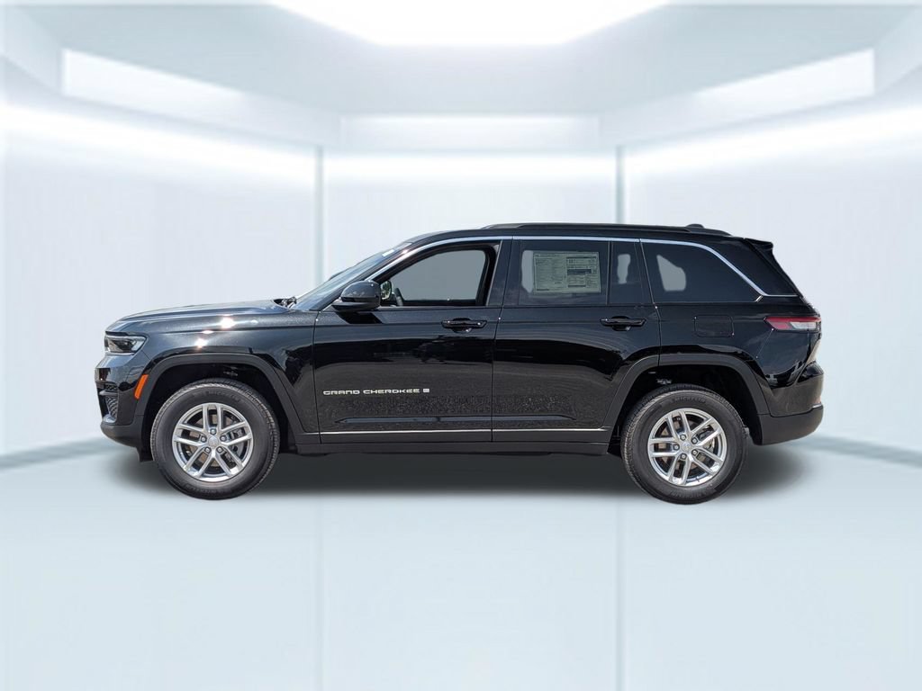 New 2026 Jeep Grand Cherokee Laredo X RWD image 2