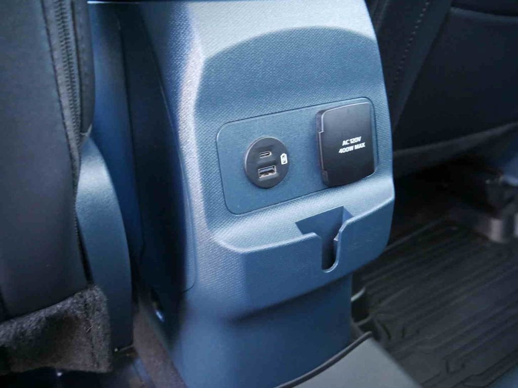 Used 2024 Ford Maverick Lariat w/ Black Appearance Package image 17