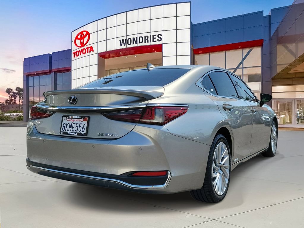 Used 2019 Lexus ES 300h w/ Luxury Package image 7