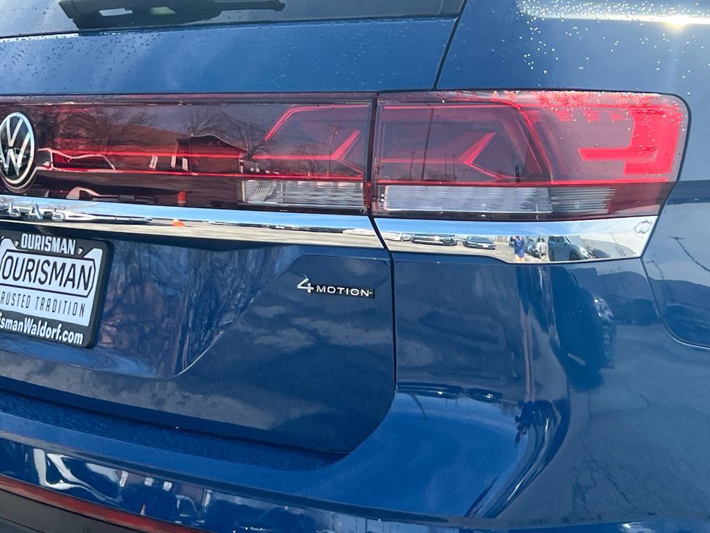 Certified 2025 Volkswagen Atlas SEL image 6