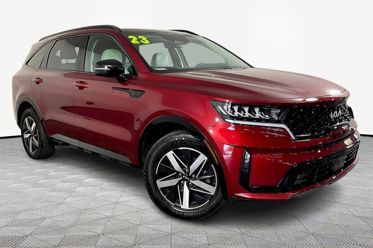 Certified 2023 Kia Sorento EX w/ Panoramic Sunroof Package image 3