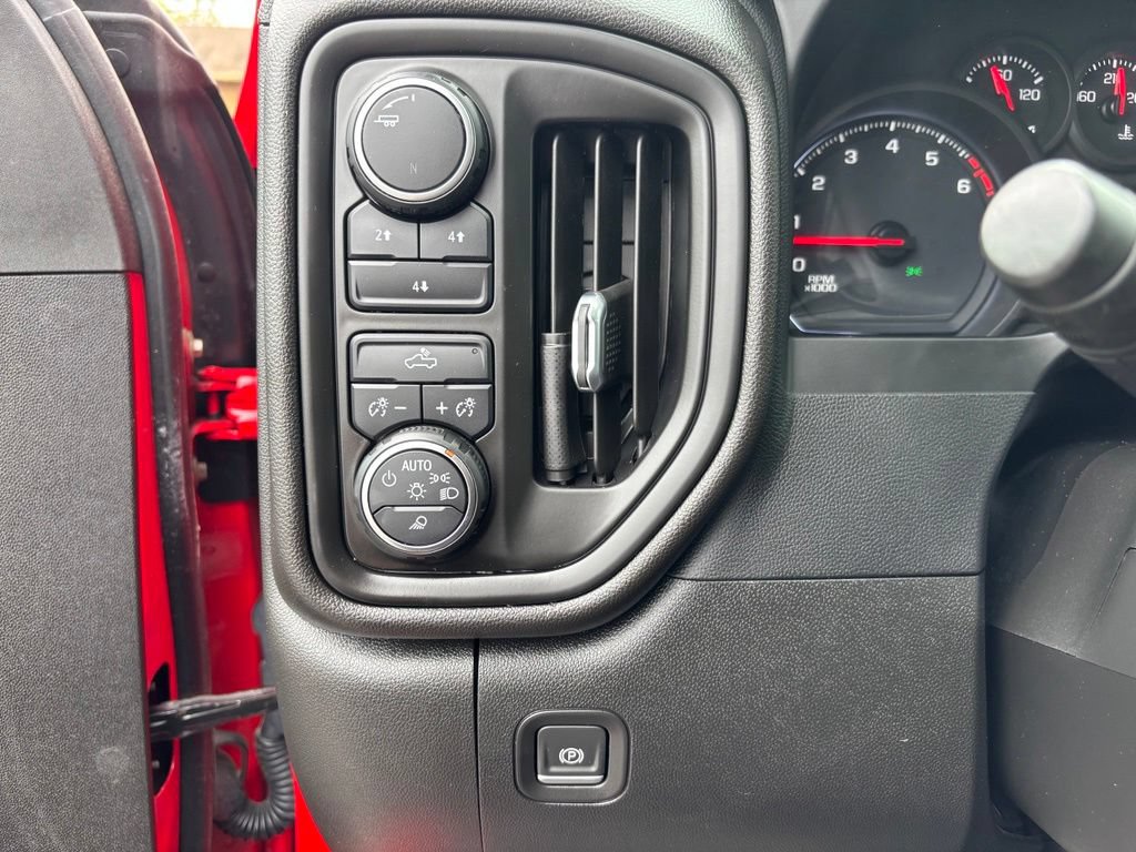 Used 2022 Chevrolet Silverado 2500 Custom w/ Custom Value Package AWD/4WD image 34