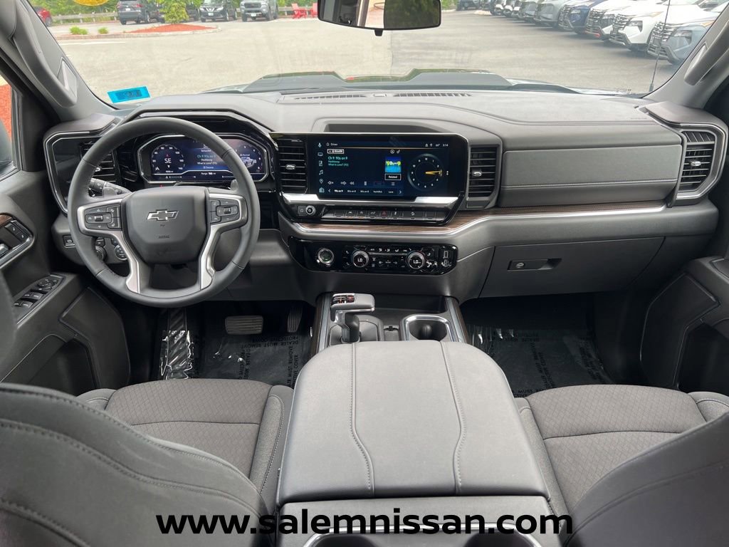 Used 2024 Chevrolet Silverado 1500 LT Trail Boss w/ Protection Package AWD/4WD image 18