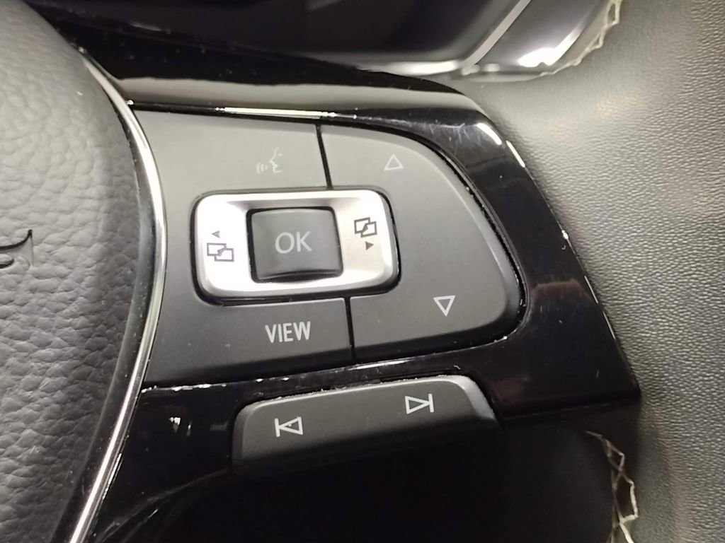 Used 2021 Volkswagen Tiguan SEL image 30