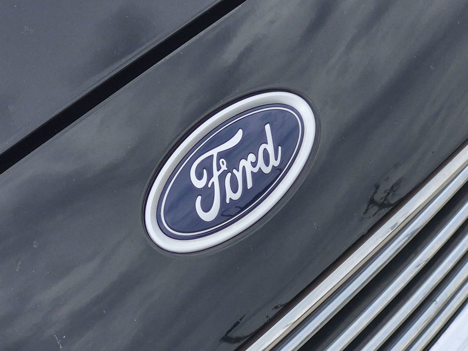 Used 2020 Ford Fusion SE FWD image 37