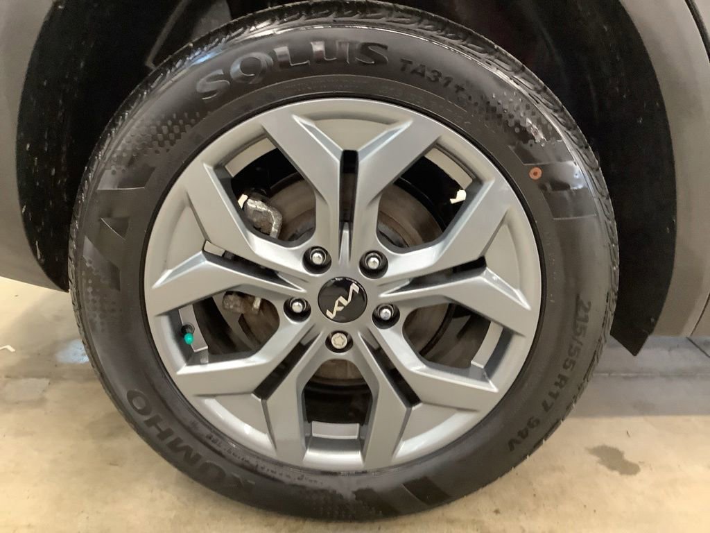 Certified 2025 Kia Seltos LX AWD/4WD image 26
