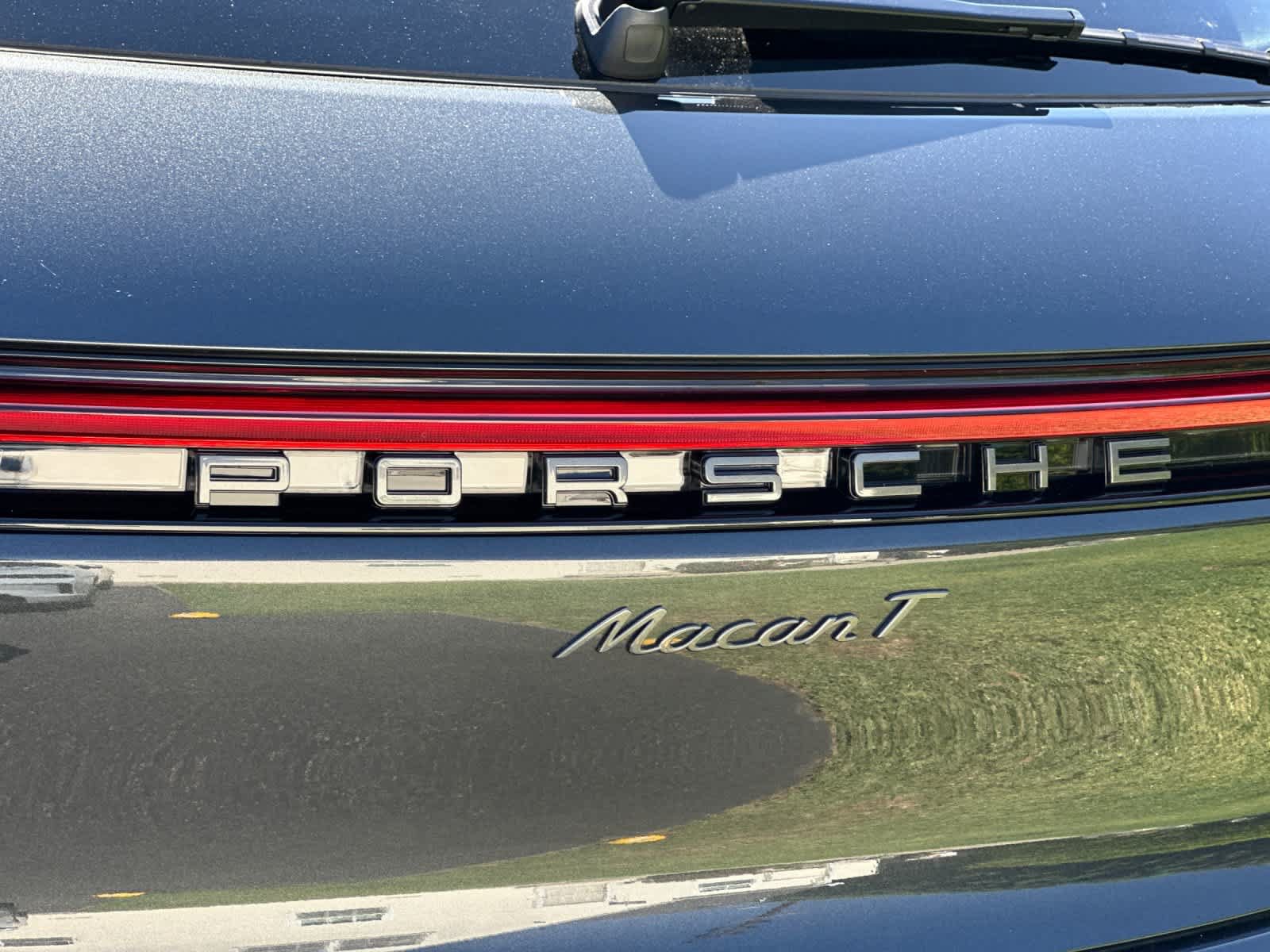 New 2026 Porsche Macan Turbo AWD/4WD image 31