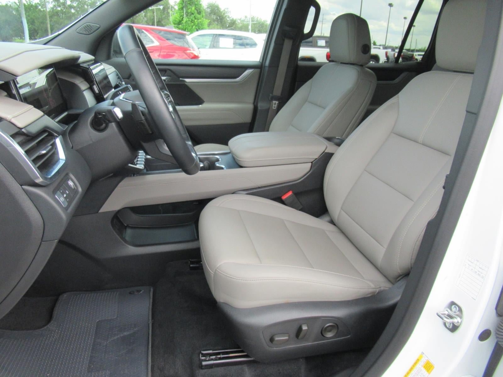 Used 2026 GMC Acadia Elevation w/ Elevation Premium Package FWD image 20