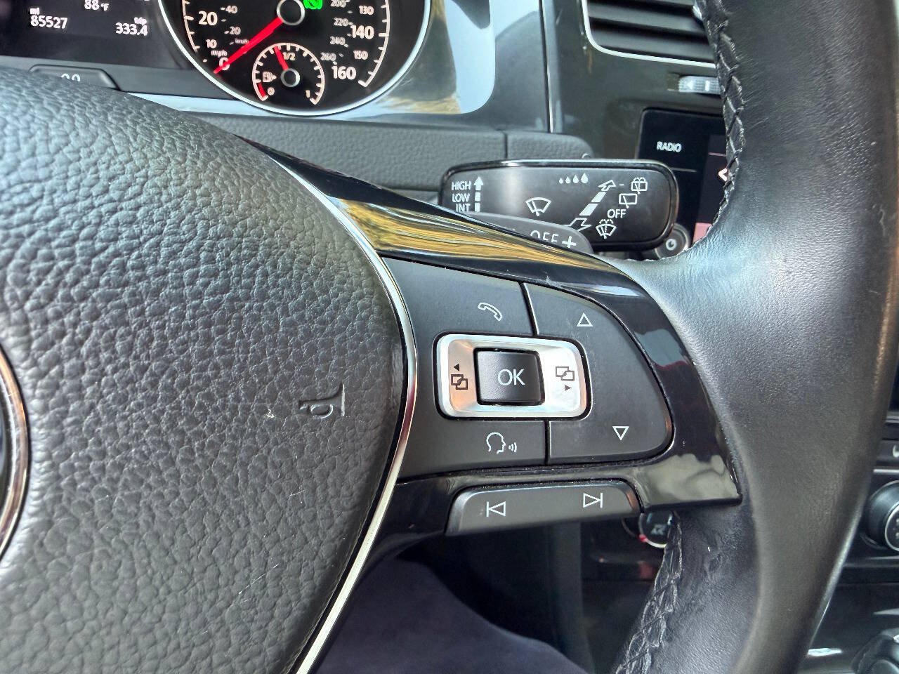 Used 2018 Volkswagen Golf SE FWD image 30