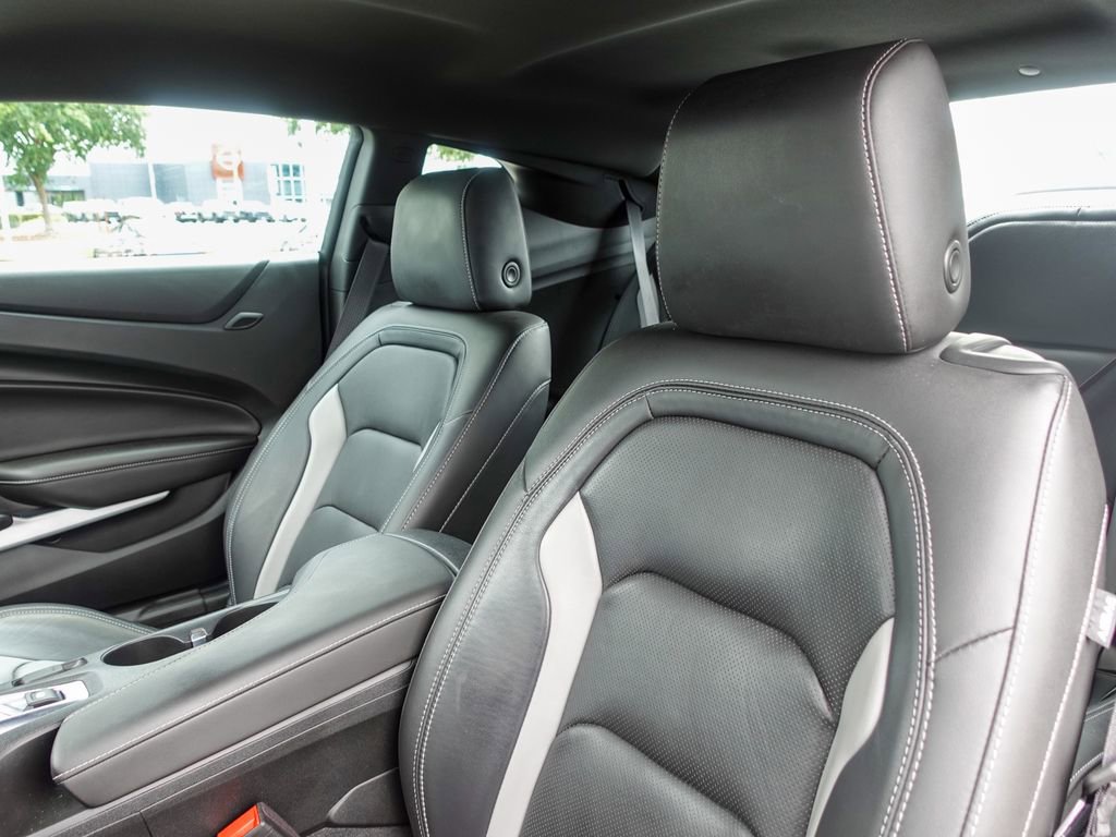 Used 2021 Chevrolet Camaro LT w/ Technology Package RWD image 20