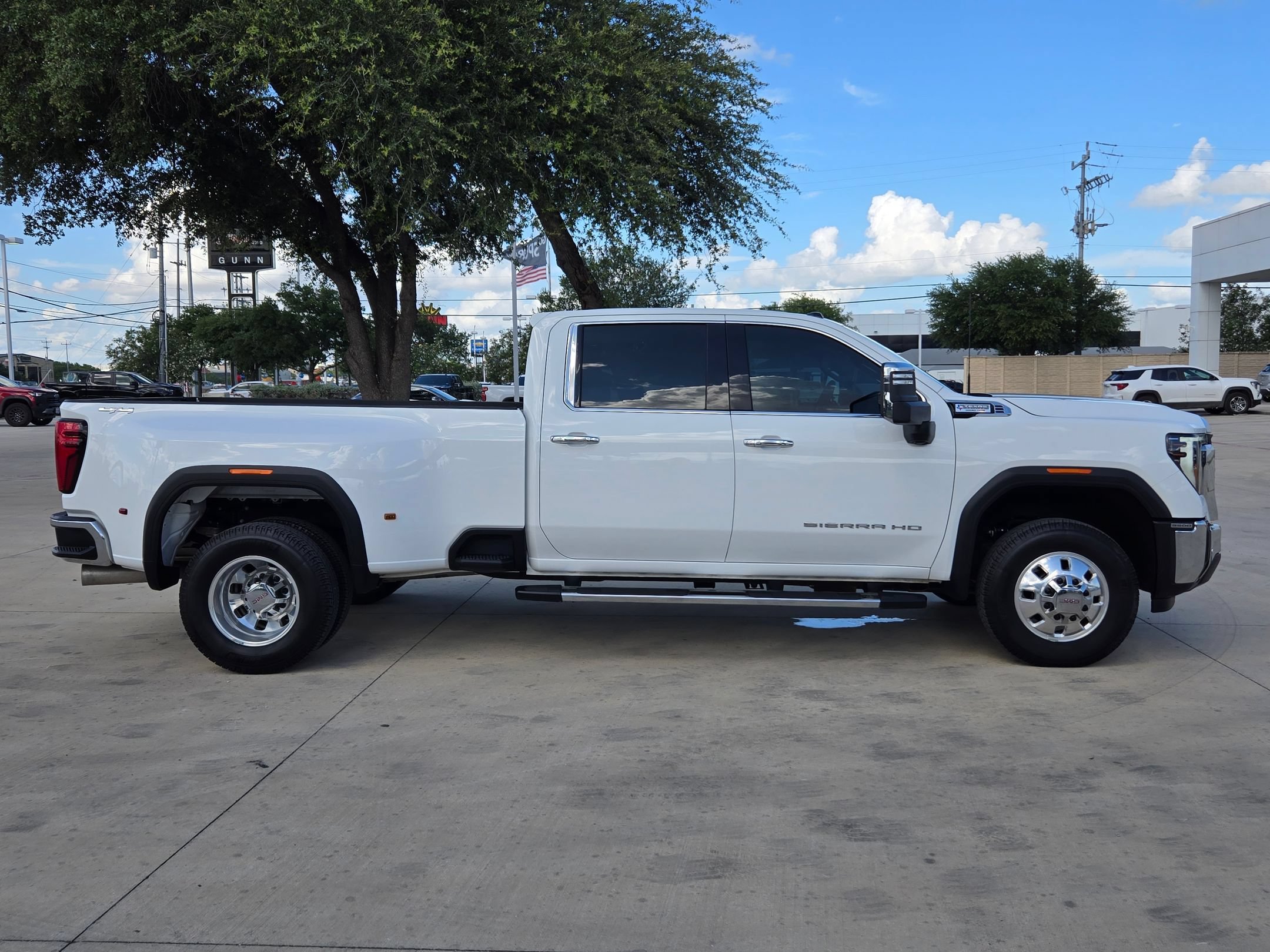 Certified 2025 GMC Sierra 3500 SLT w/ Texas SLT Premium Package AWD/4WD image 8