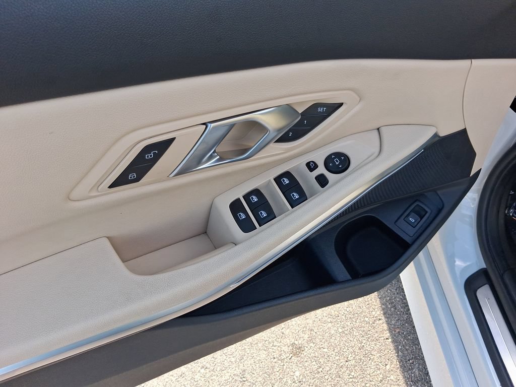 Used 2025 BMW 330i Sedan RWD image 18