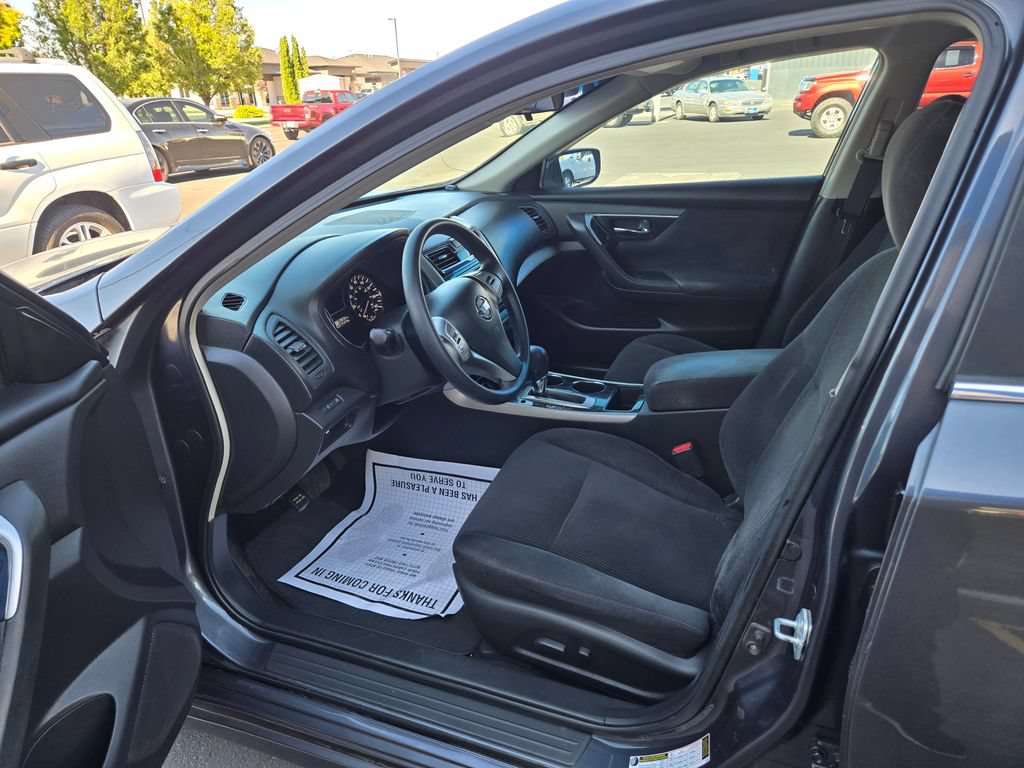 Used 2013 Nissan Altima 2.5 S FWD image 10