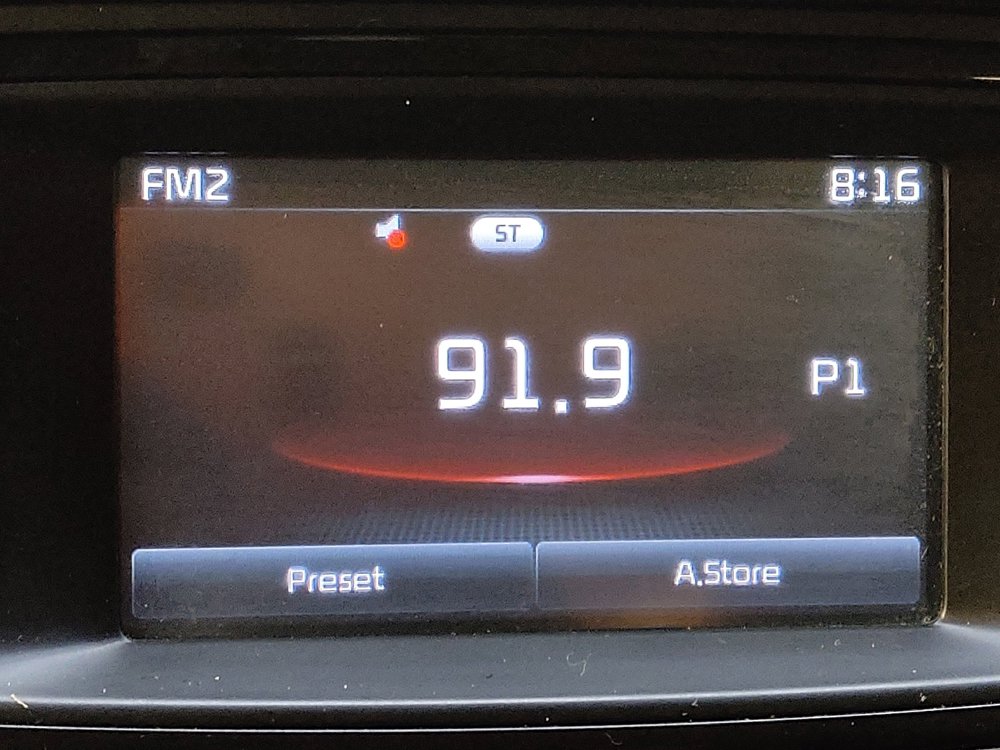 Used 2016 Kia Sorento LX image 25