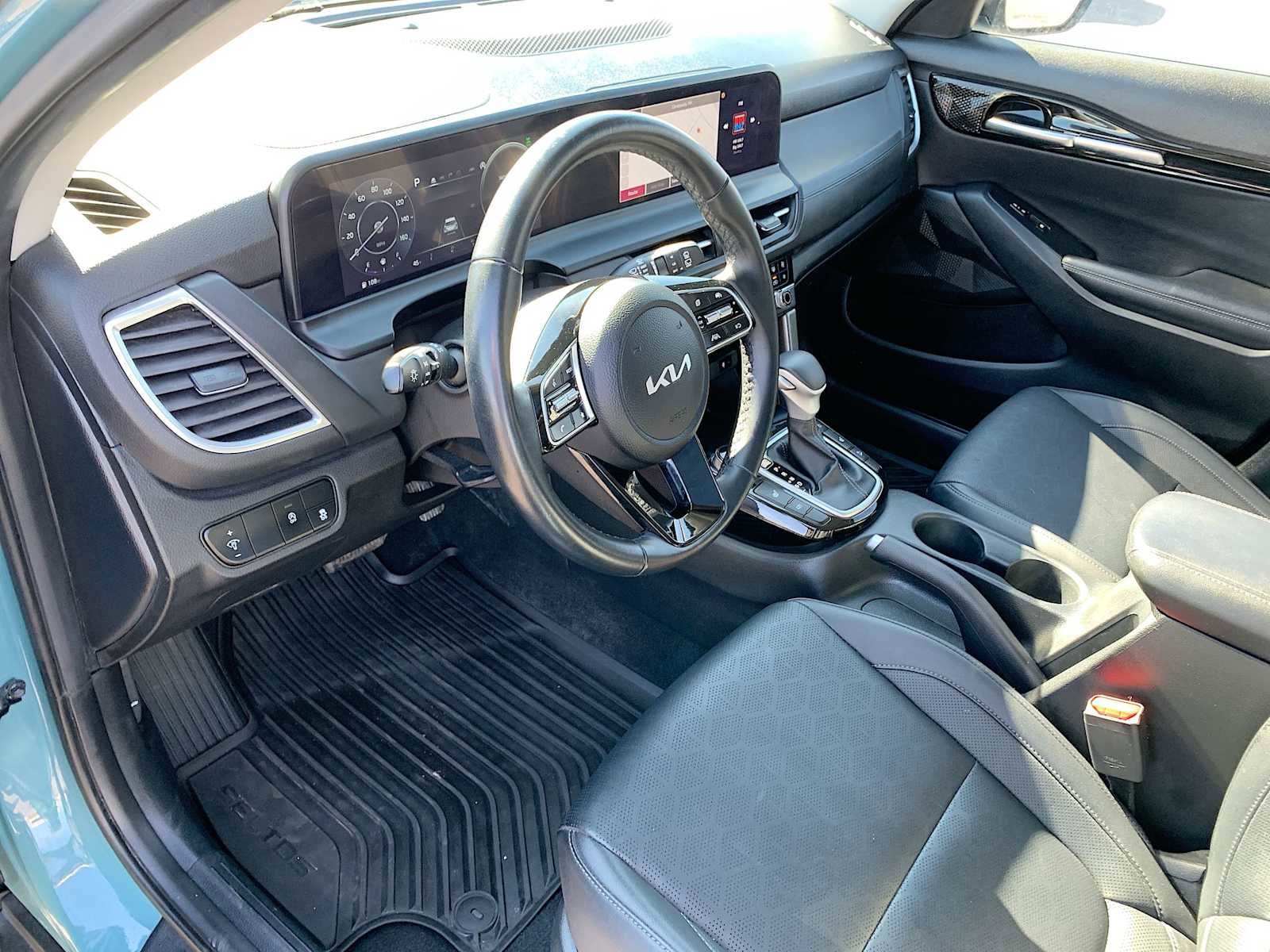 Used 2024 Kia Seltos EX image 10